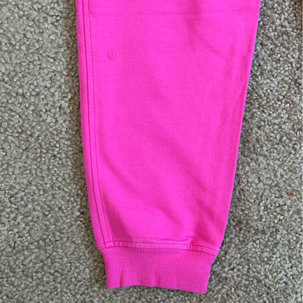 lululemon - sweatpant - size 6 - sonic pink - Picture 5 of 5